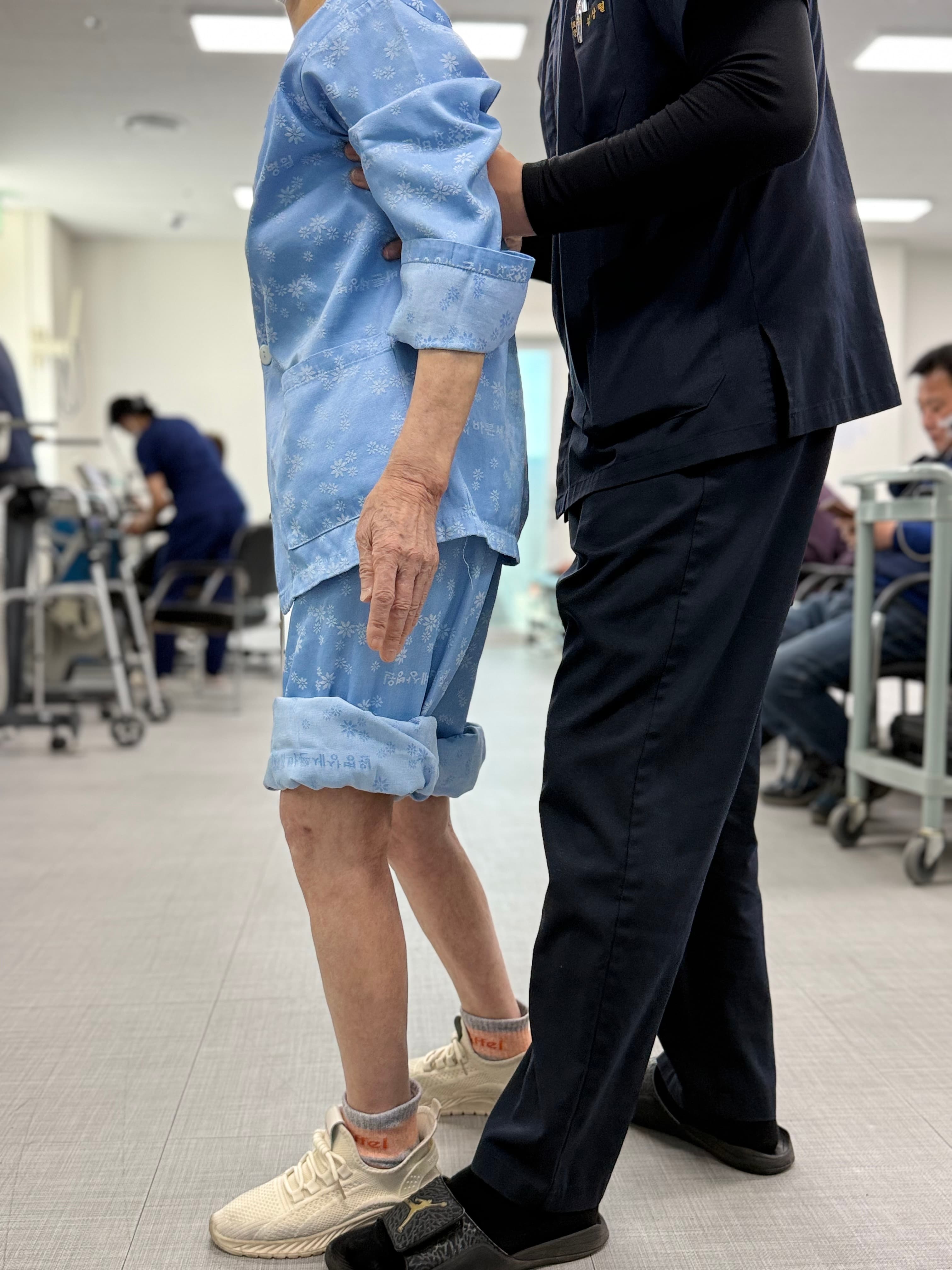 /assets/images/treatments/CNS 도수치료/중추신경계 도수치료-2.jpg