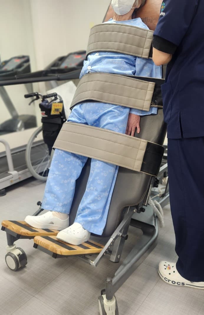 /assets/images/treatments/Tilting Table/tilting table 대표사진.jpg